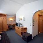 Haus Pinnistor 公寓