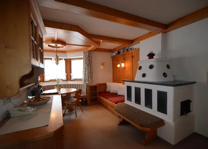 Haus Pinnistor Нойштіфт-ім-Штубайталь