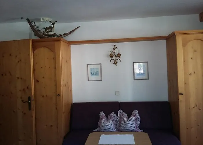 Haus Pinnistor Нойштіфт-ім-Штубайталь