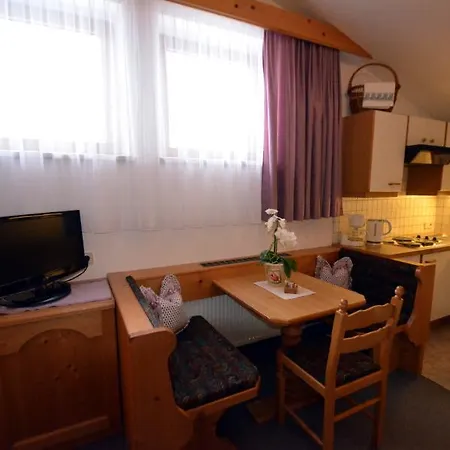 Haus Pinnistor Apartamento *